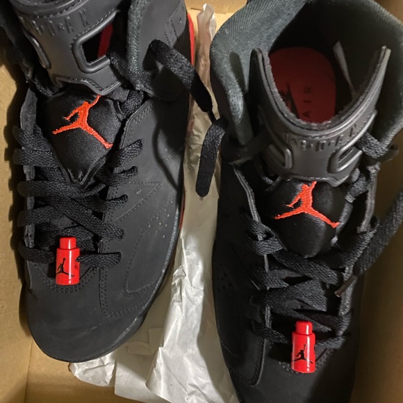 Amazon.com | Jordan Youth Air Jordan 6 Retro GS 384665 012  Jordan retro 6